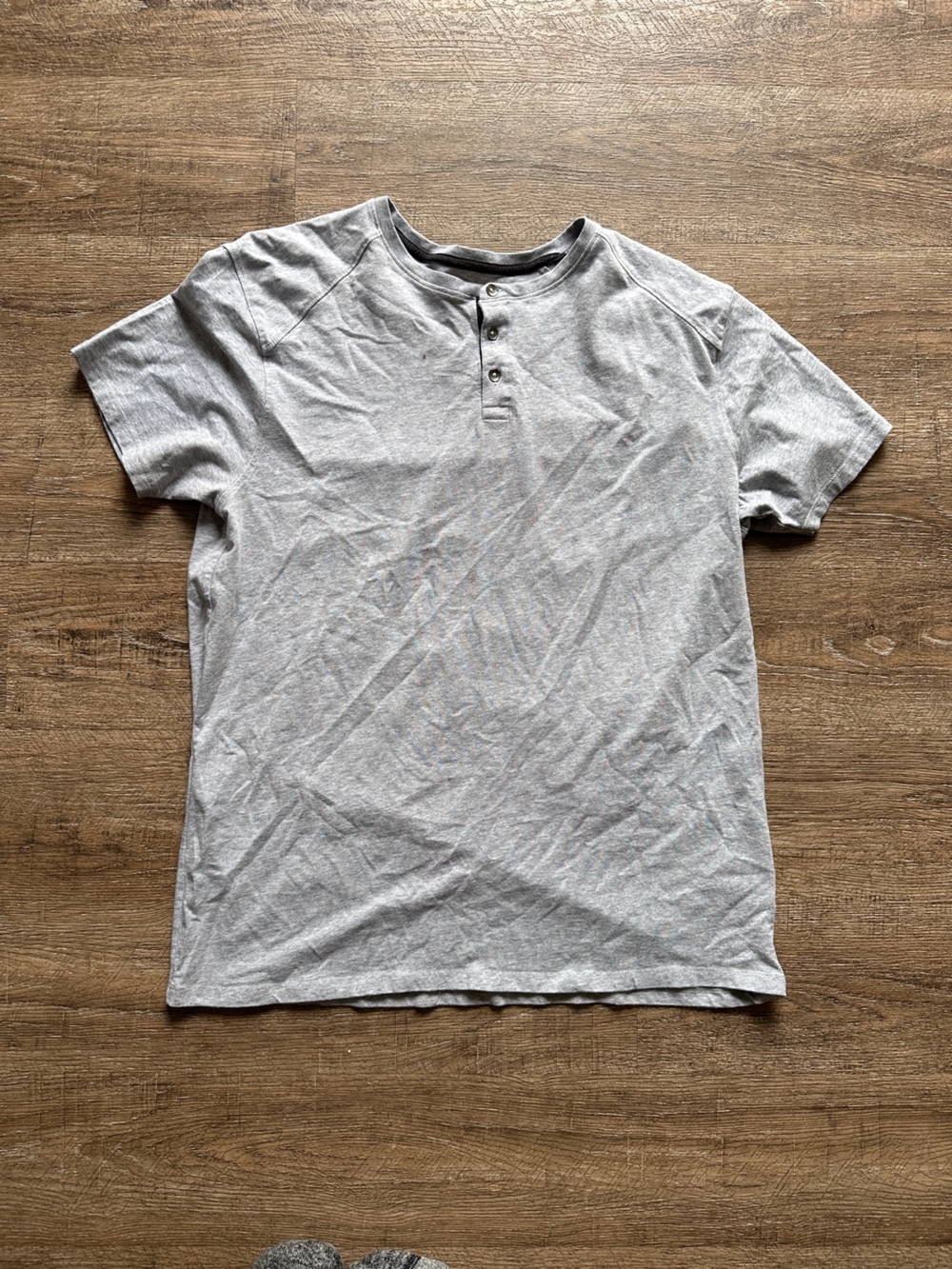 Kenneth Cole Light Gray Heather Short-Sleeve Henley/ Size XL